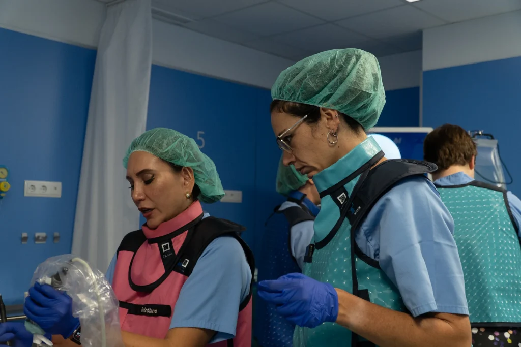 De Corea del Sur a Ibiza: la cirugía de columna menos invasiva y con una recuperación más rápida reúne a expertos internacionales 1 De Corea del Sur a Ibiza: la cirugía de columna menos invasiva y con una recuperación más rápida reúne a expertos internacionales 1