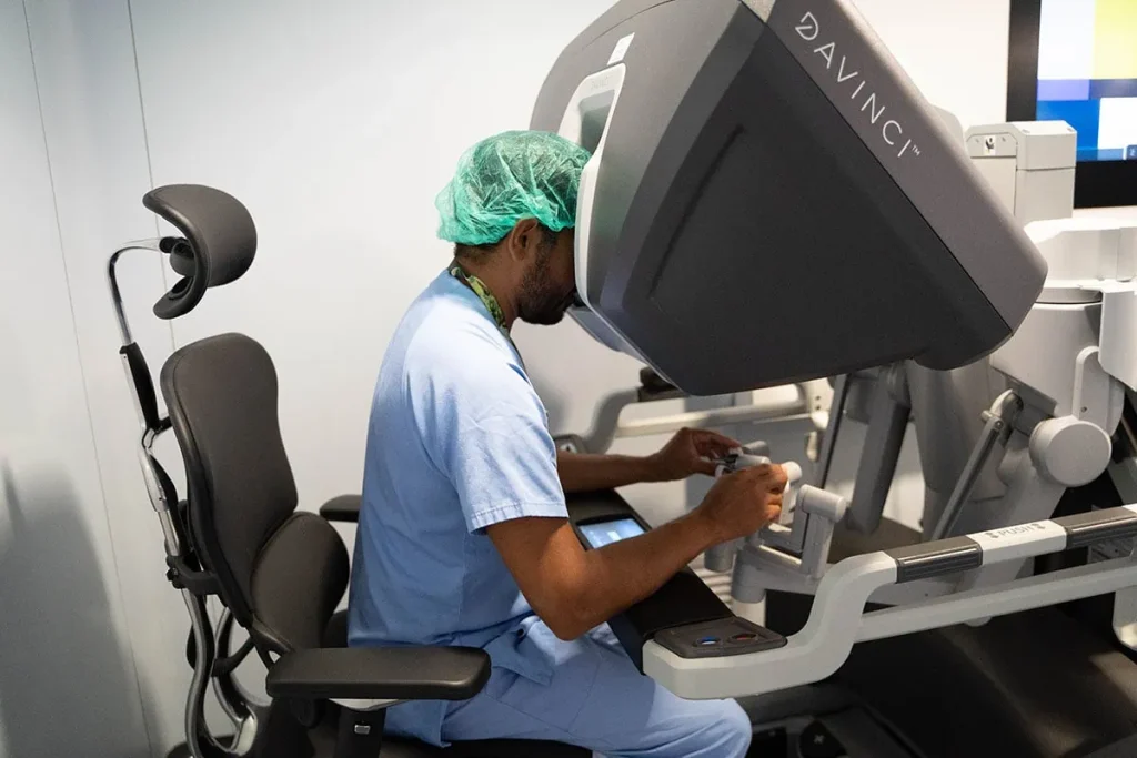 La cirugía robótica consolida a Grupo Policlínica como referente sanitario en Baleares 9