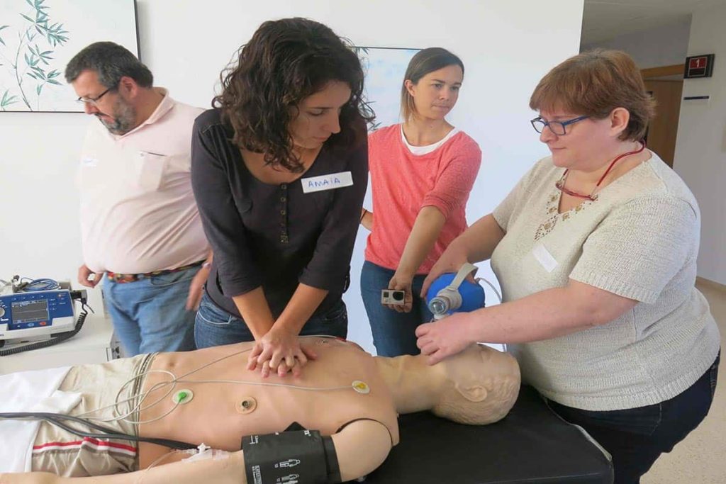 El Grupo Policlínica organiza un curso de Soporte Vital Avanzado (SVA) para su personal sanitario. 1