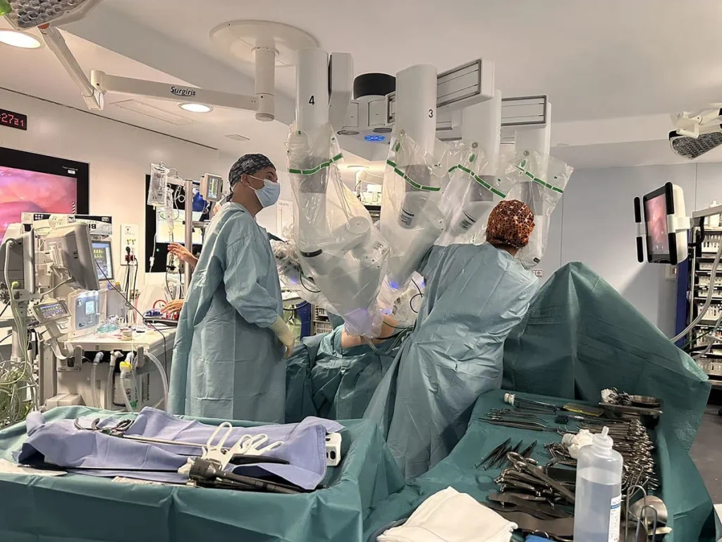 La cirugía robótica consolida a Grupo Policlínica como referente sanitario en Baleares 4